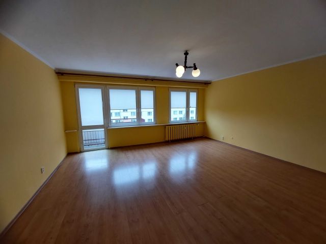 Mieszkanie 3-pokojowe Sierpc, ul. mjr. Henryka Sucharskiego. Zdjęcie 1