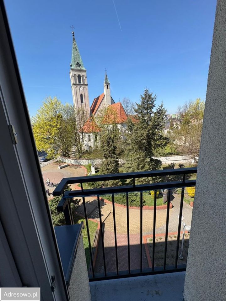 Mieszkanie 4-pokojowe Olesno, ul. Rynek. Zdjęcie 3