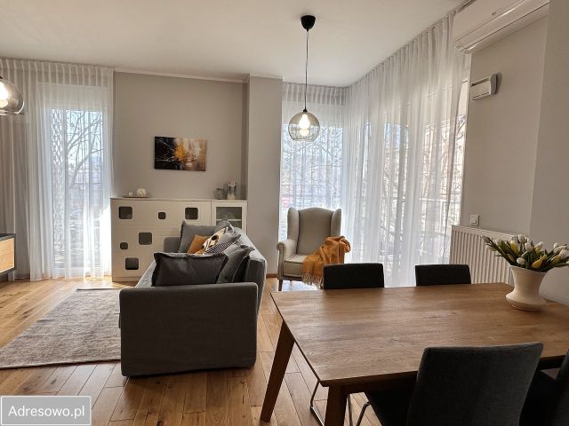 Mieszkanie 3-pokojowe Wrocław Stare Miasto, ul. gen. Władysława Sikorskiego. Zdjęcie 1