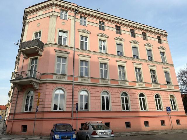 Mieszkanie 3-pokojowe Świdnica Centrum, pl. św. Małgorzaty. Zdjęcie 1