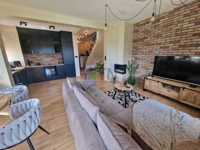 bliźniak, 4 pokoje Jelcz-Laskowice, ul. Oławska. Zdjęcie 1