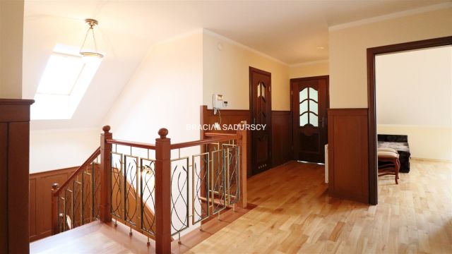 dom wolnostojący, 7 pokoi Koszyce Małe, ul. Nowa. Zdjęcie 18