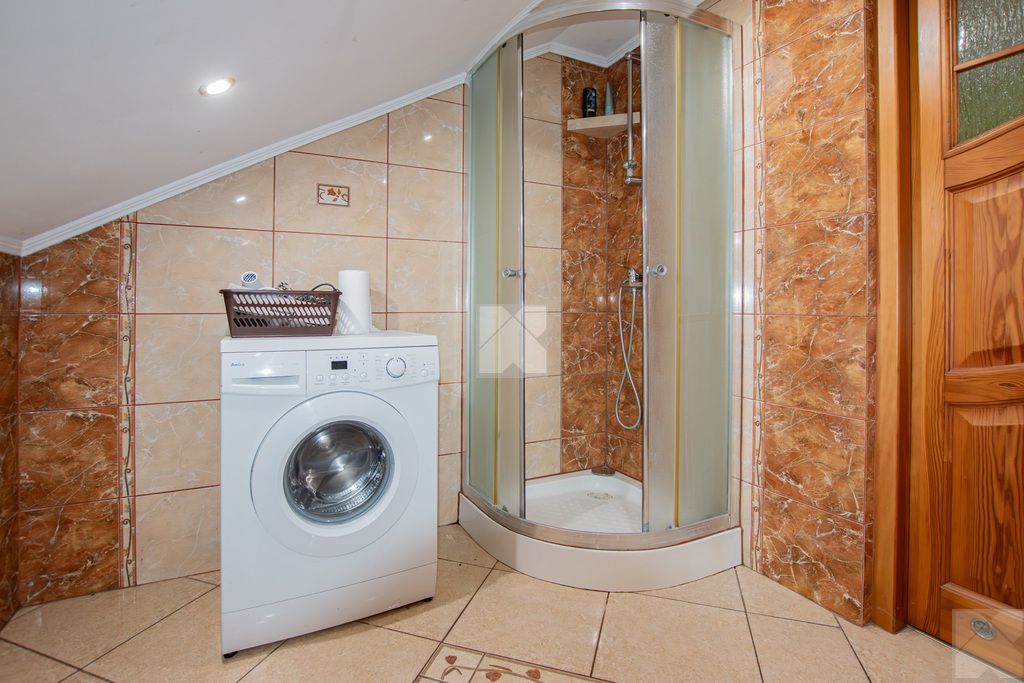 dom wolnostojący, 5 pokoi Skolin. Zdjęcie 12