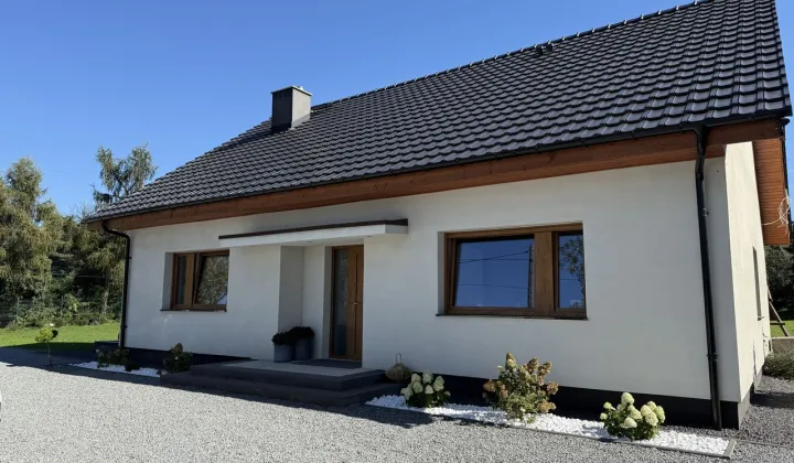 dom wolnostojący, 4 pokoje Uciechów