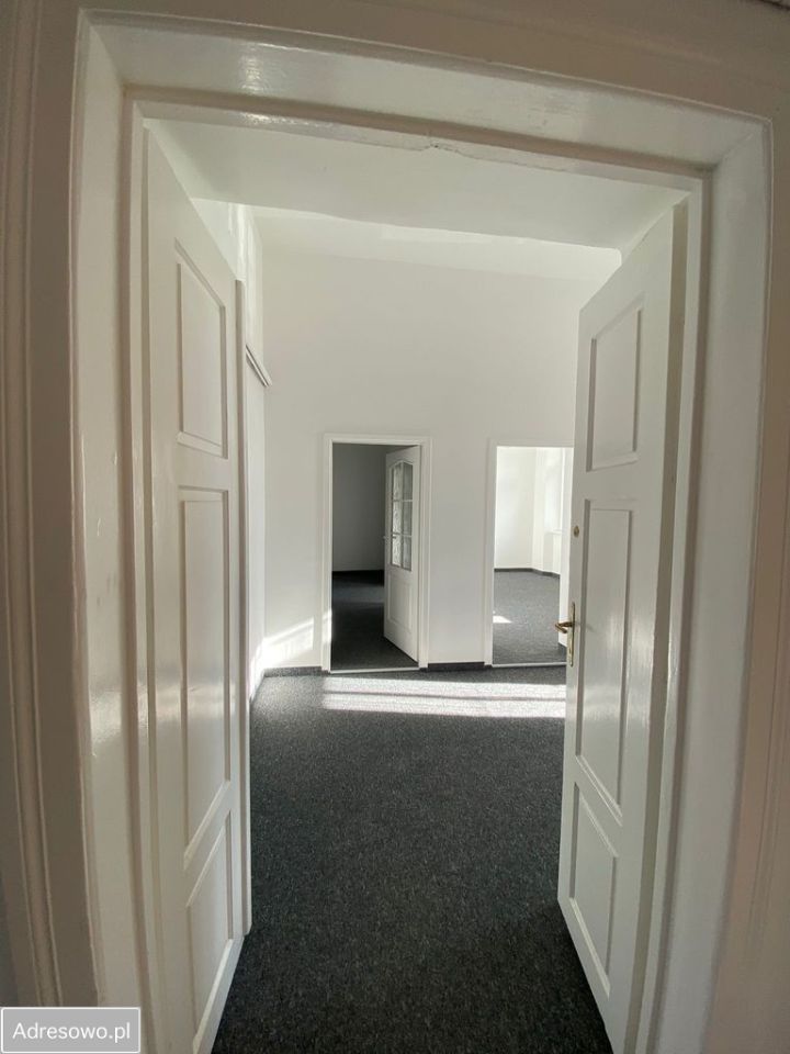 Lokal Myślenice, rynek Rynek. Zdjęcie 12