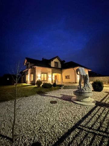 dom wolnostojący, 7 pokoi Wilkszyn Miłoszyn, Miloszyn. Zdjęcie 1