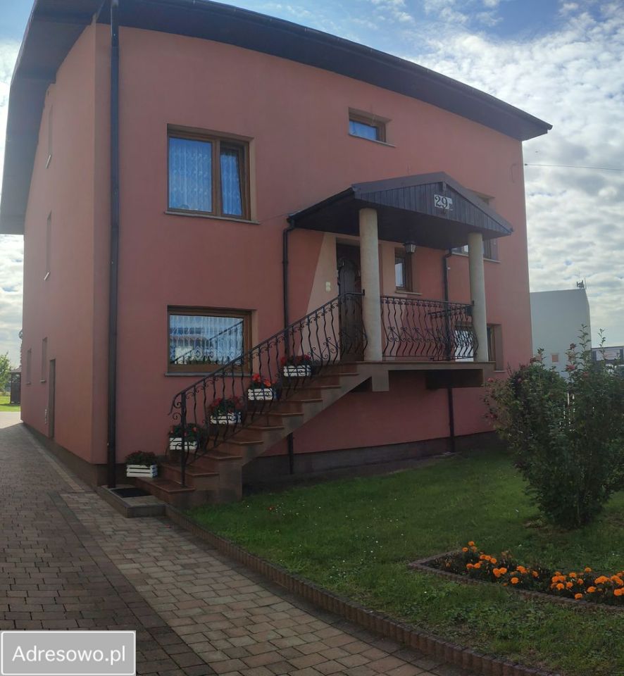 dom wolnostojący, 7 pokoi Paniówki, ul. Dworska