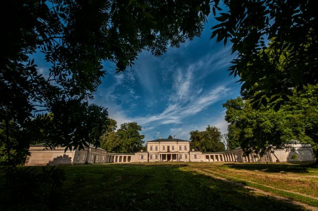 dworek, 12 pokoi Dołhobyczów, ul. Parkowa. Zdjęcie 1