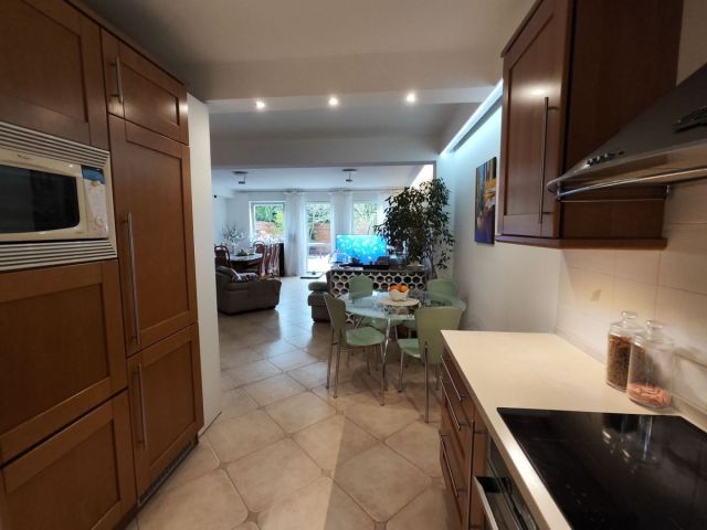 dom szeregowy, 4 pokoje Złotniki. Zdjęcie 2