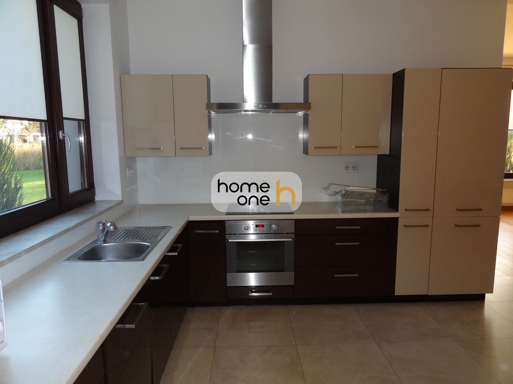 bliźniak, 7 pokoi Konstancin-Jeziorna. Zdjęcie 2