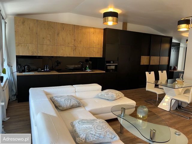 Mieszkanie 2-pokojowe Bielsko-Biała Śródmieście, pl. św. Mikołaja. Zdjęcie 1