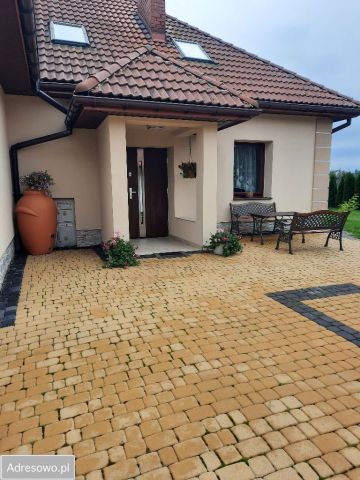 dom wolnostojący, 9 pokoi Zagórzany. Zdjęcie 1