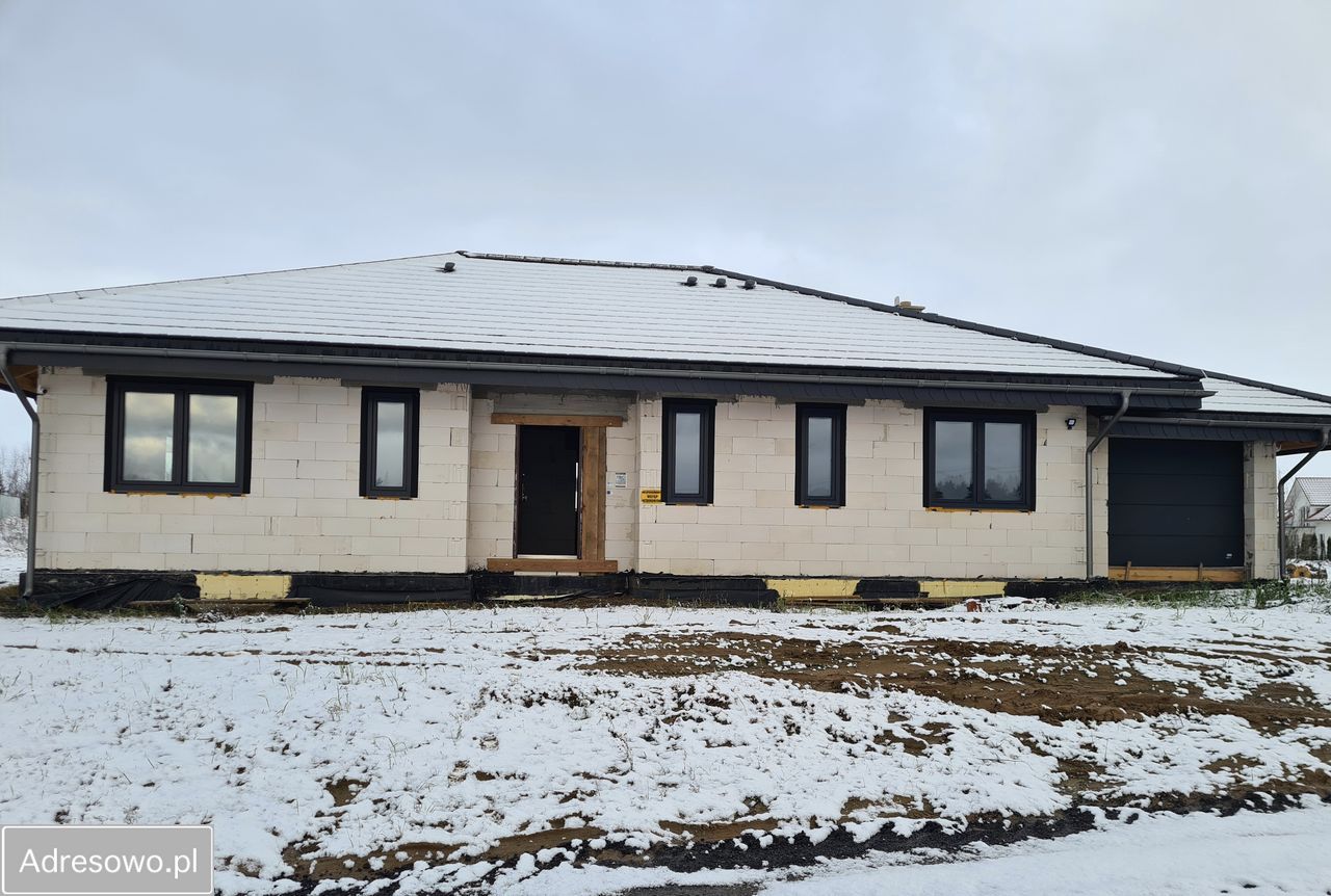 dom wolnostojący, 4 pokoje Wichulec. Zdjęcie 1