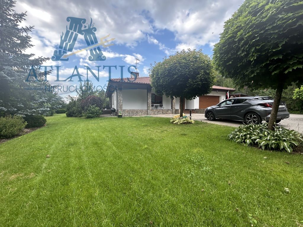 dom wolnostojący, 5 pokoi Dąbrówka Nowa, ul. Ziemiańska. Zdjęcie 1