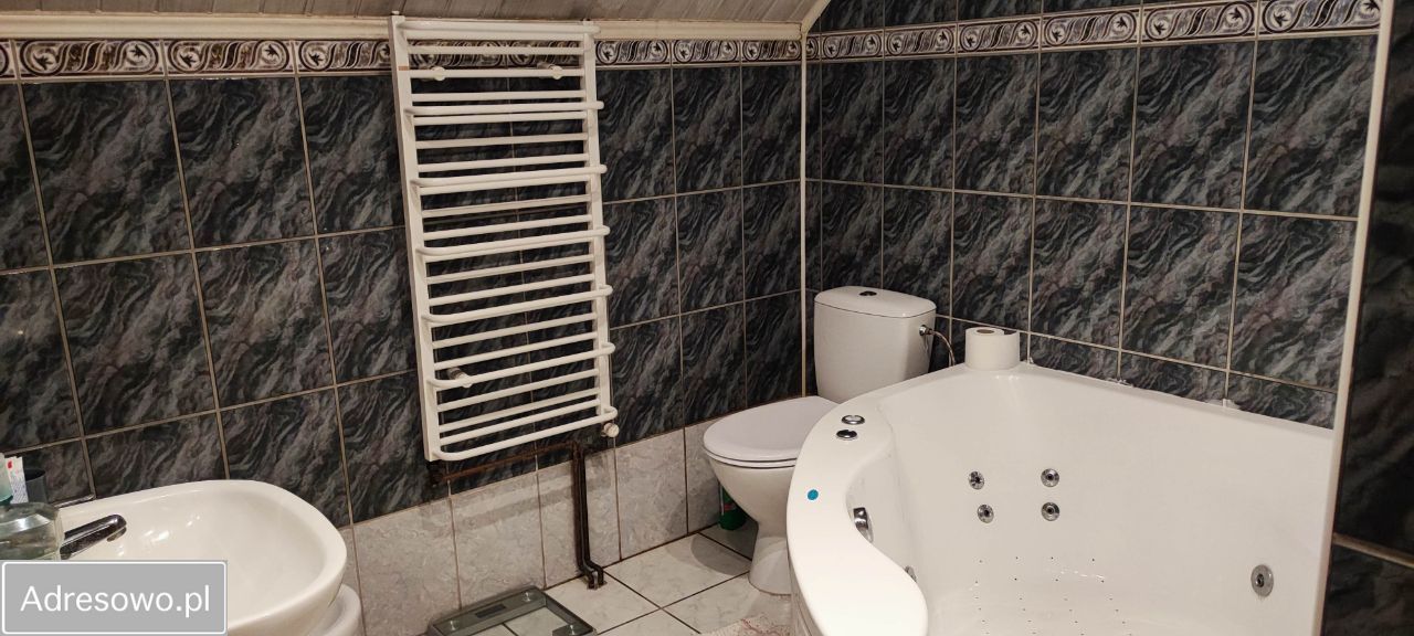 dom wolnostojący, 5 pokoi Tarnowiec. Zdjęcie 30