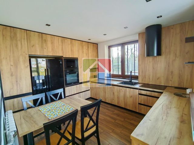 dom wolnostojący, 5 pokoi Stanisławów. Zdjęcie 4