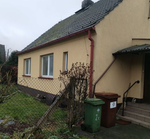 dom wolnostojący, 4 pokoje Pierstnica. Zdjęcie 1
