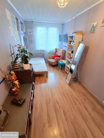 Mieszkanie 3-pokojowe Oława, ul. Fryderyka Chopina. Zdjęcie 1