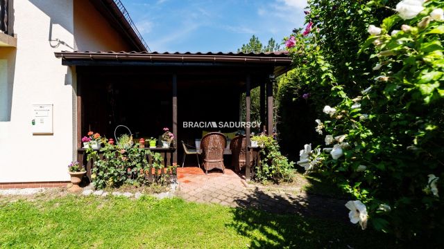 dom wolnostojący, 4 pokoje Brzeźnica. Zdjęcie 4