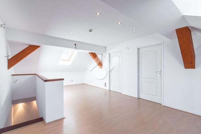 Lokal Kraków Podgórze Duchackie, ul. gen. Henryka Kamieńskiego. Zdjęcie 14