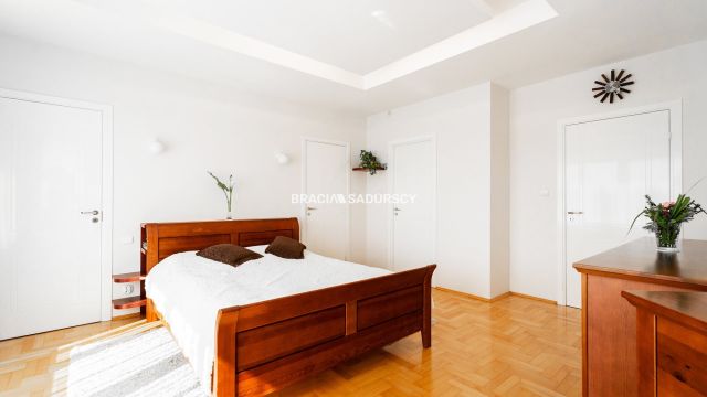 dom wolnostojący, 12 pokoi Wieliczka, ul. Jana Kochanowskiego. Zdjęcie 31