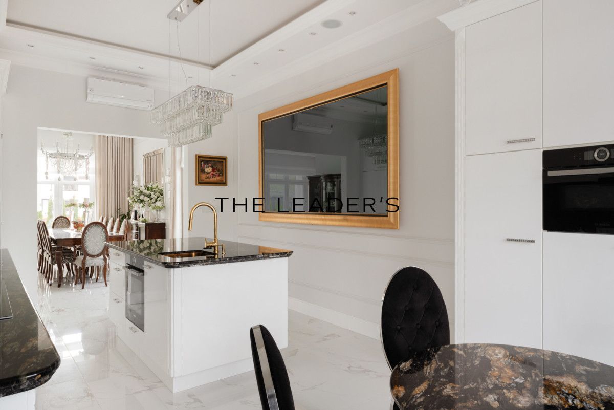 dom wolnostojący, 6 pokoi Łomianki. Zdjęcie 5