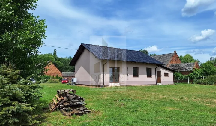 dom wolnostojący, 4 pokoje Kuźnica Dąbrowska
