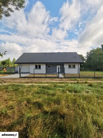 dom wolnostojący, 4 pokoje Józefów, ul. Poziomkowa. Zdjęcie 1