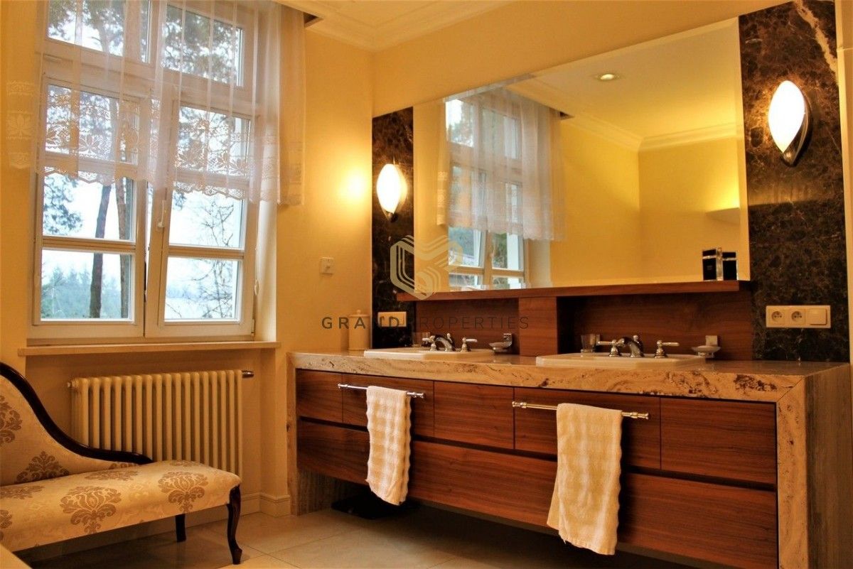 dom wolnostojący, 10 pokoi Konstancin-Jeziorna. Zdjęcie 25