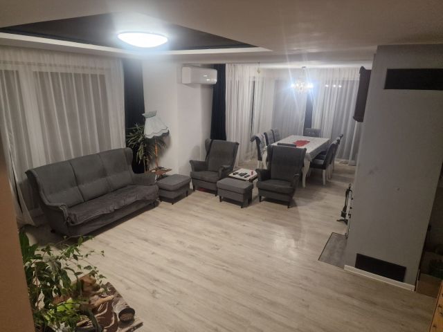 dom wolnostojący Józefin. Zdjęcie 1