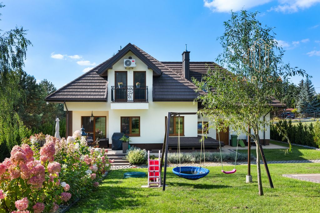 dom wolnostojący, 6 pokoi Baszki. Zdjęcie 17