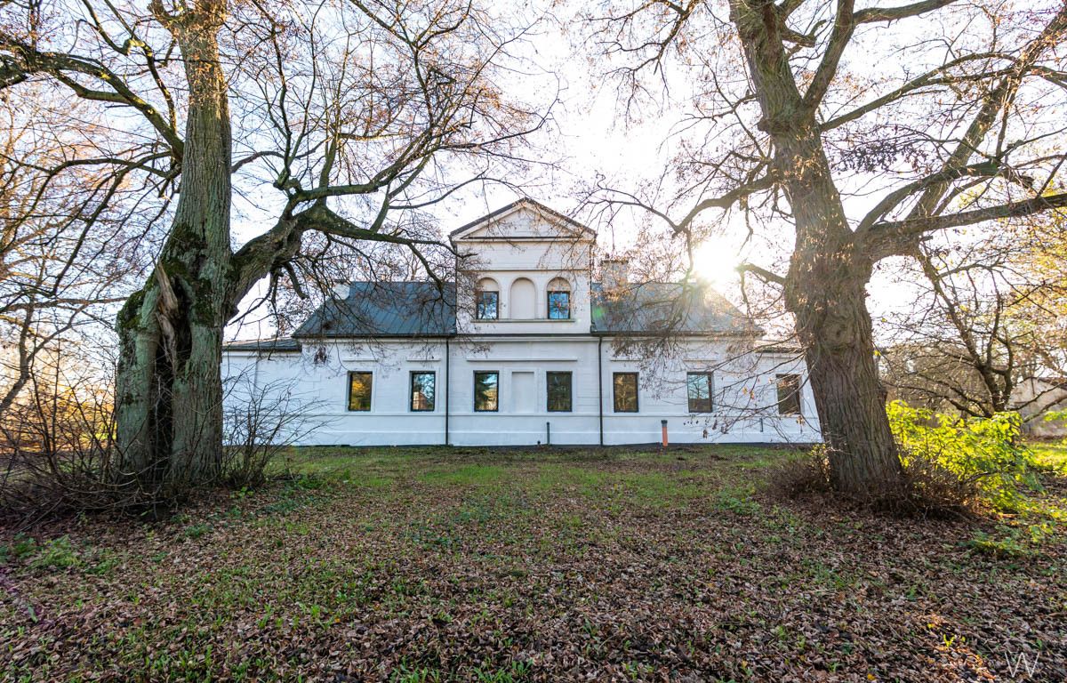 dworek, 8 pokoi Żuków