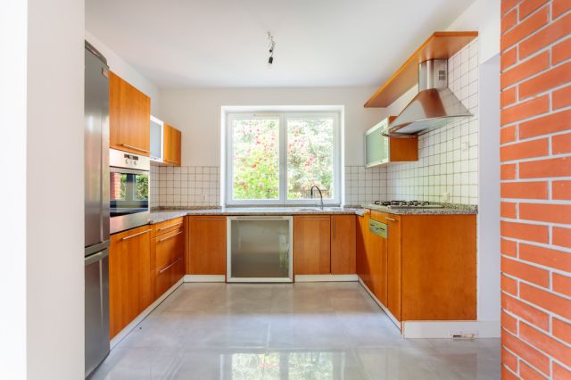 dom wolnostojący, 5 pokoi Brwinów, ul. Mazowiecka. Zdjęcie 2