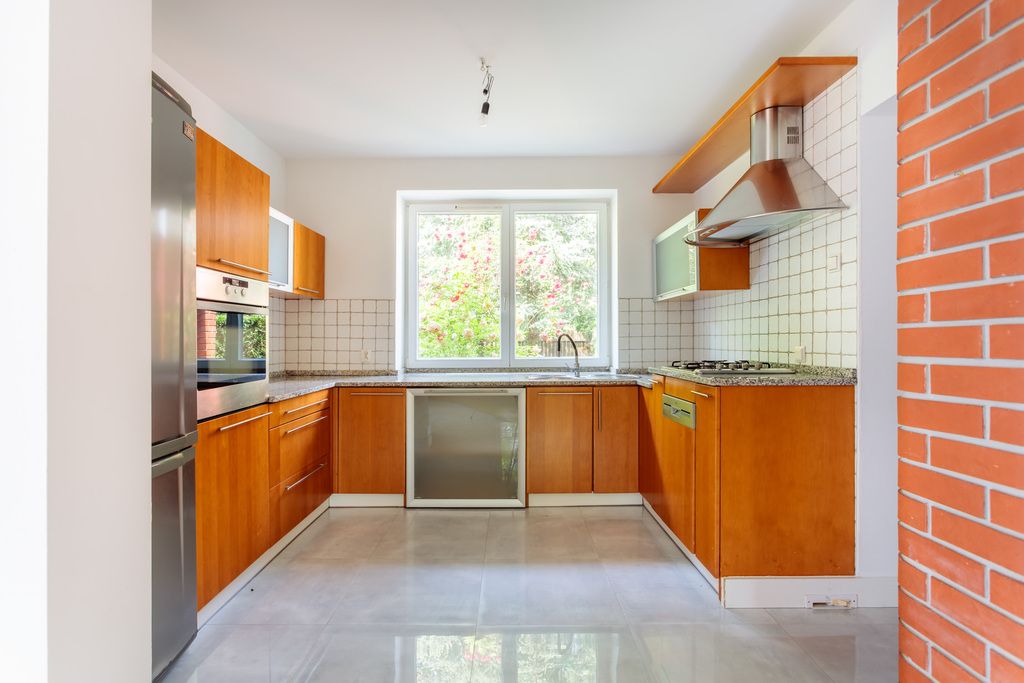 dom wolnostojący, 5 pokoi Brwinów, ul. Mazowiecka. Zdjęcie 2