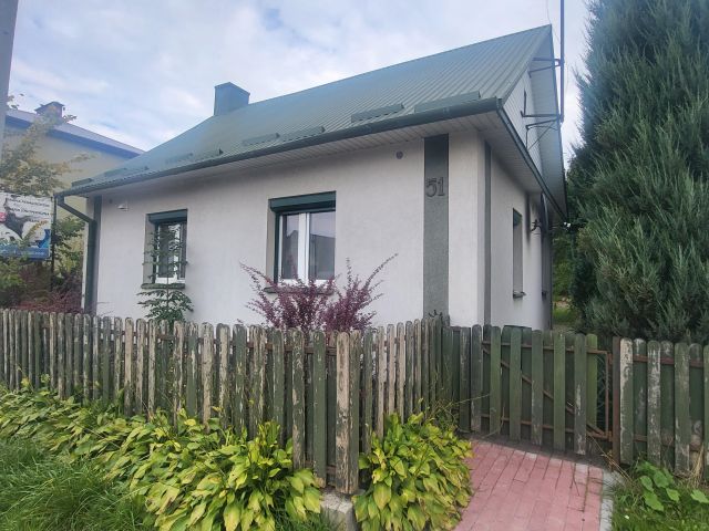 dom wolnostojący, 3 pokoje Tarnogród Błonie, ul. 1 Maja. Zdjęcie 1