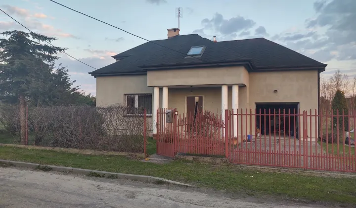 dom wolnostojący, 4 pokoje Osieck, Lrólowej Bony