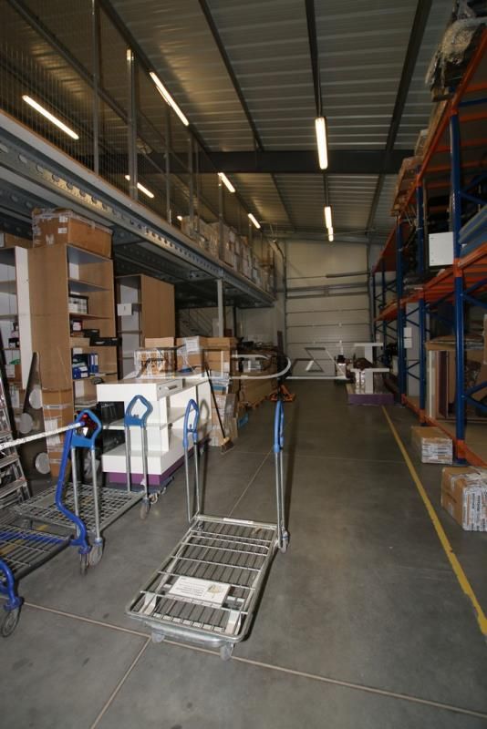 Biuro Wrocław Fabryczna, Wrocław Oporów MAGAZYN OGRZWANY + BIURA. Zdjęcie 1