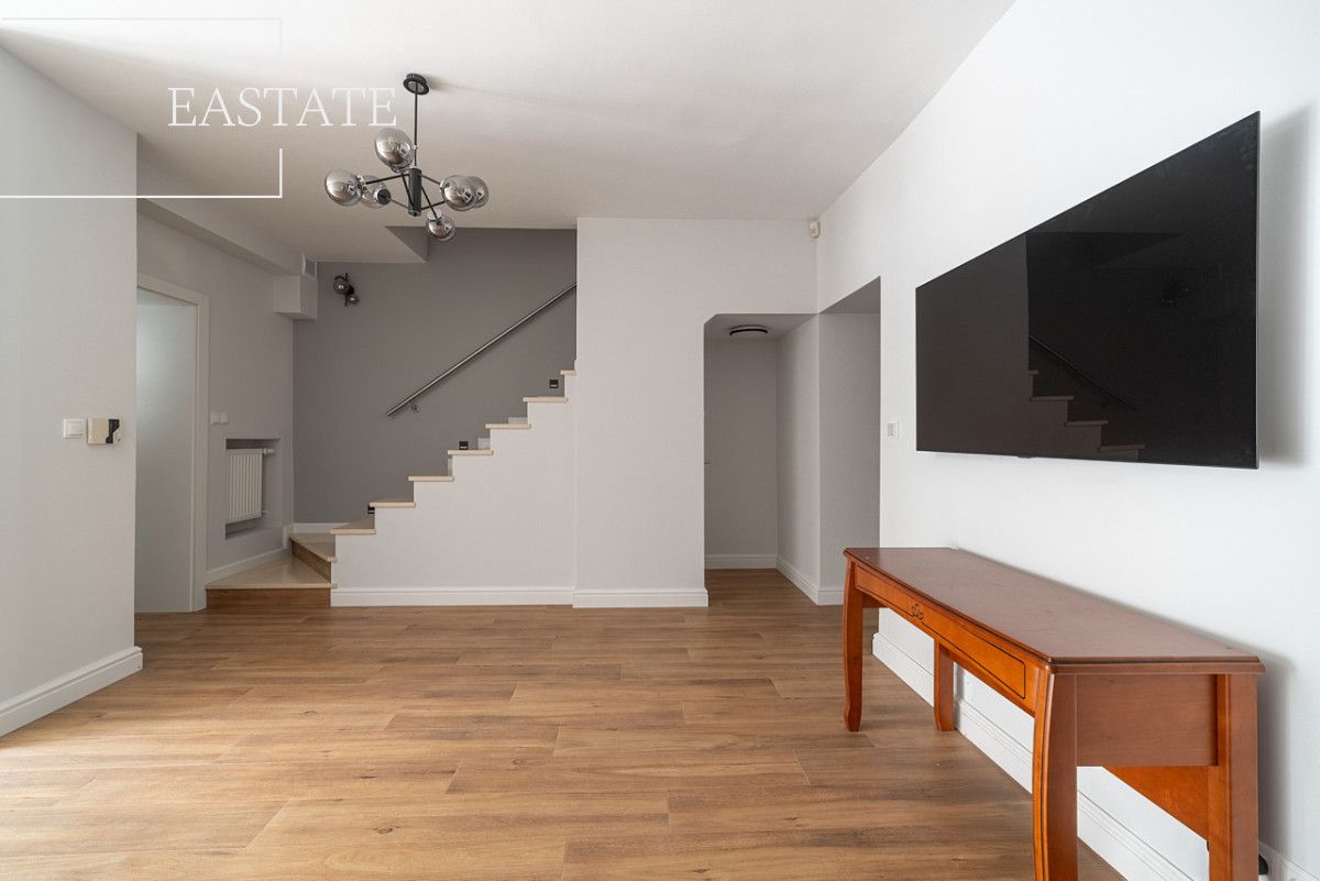 dom wolnostojący, 7 pokoi Warszawa Sadyba, ul. Kołobrzeska