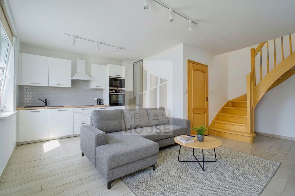 Mieszkanie 5-pokojowe Oleśnica, ul. Brzozowa. Zdjęcie 2