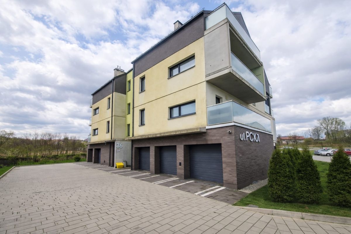 Mieszkanie 3-pokojowe Jelenia Góra. Zdjęcie 2