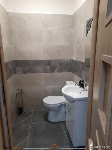 Lokal Kazimierza Wielka, ul. Partyzantów. Zdjęcie 7