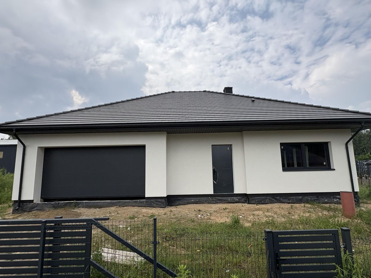 dom wolnostojący, 3 pokoje Jurowce, ul. Polna. Zdjęcie 2