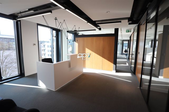 Biuro Kraków Prądnik Czerwony, ul. Pilotów. Zdjęcie 1