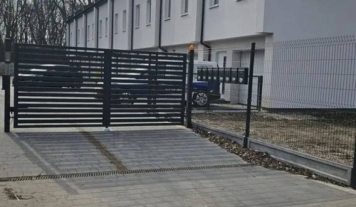 dom szeregowy, 6 pokoi Kobyłka, ul. Przyjacielska