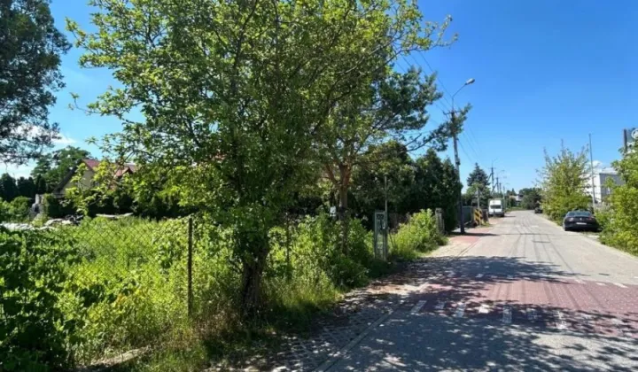 Działka inwestycyjna Łomianki, ul. Mokra
