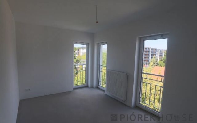 Mieszkanie 3-pokojowe Warszawa Włochy, ul. Zbąszyńska. Zdjęcie 1