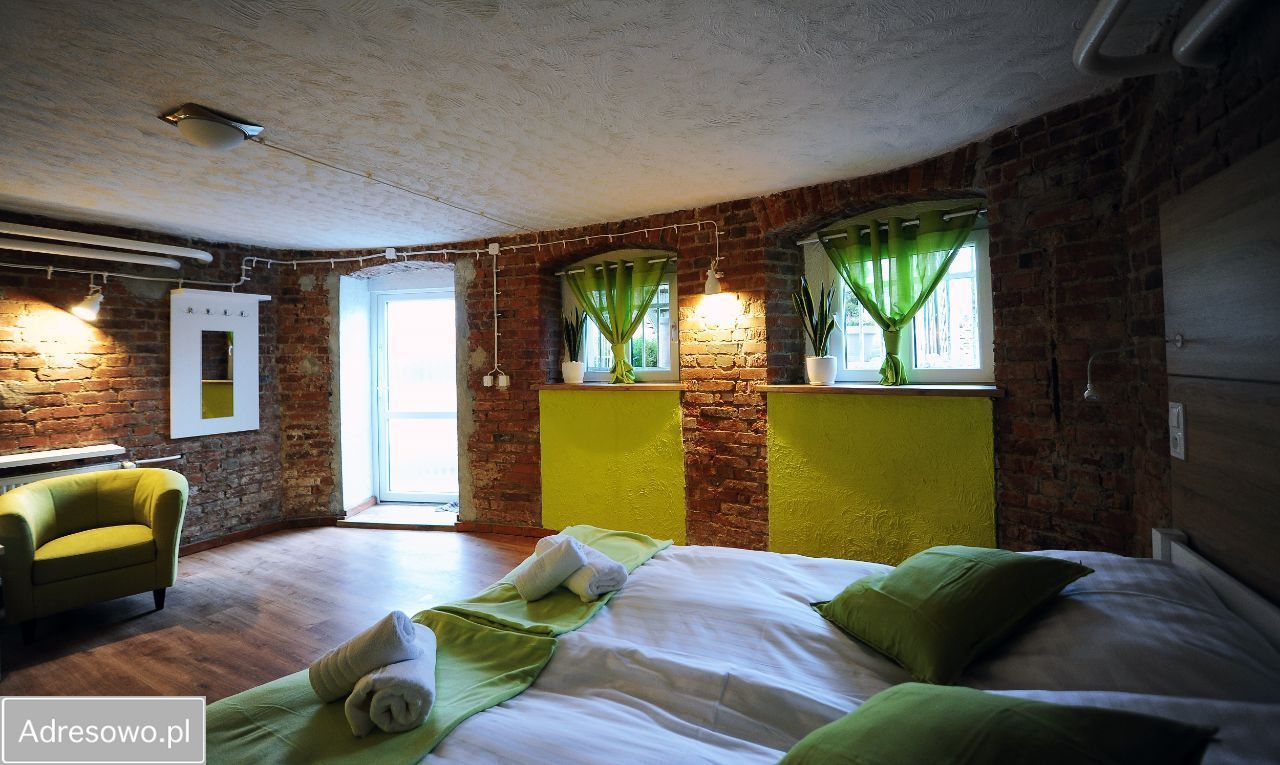 kamienica, 10 pokoi Września Centrum. Zdjęcie 16