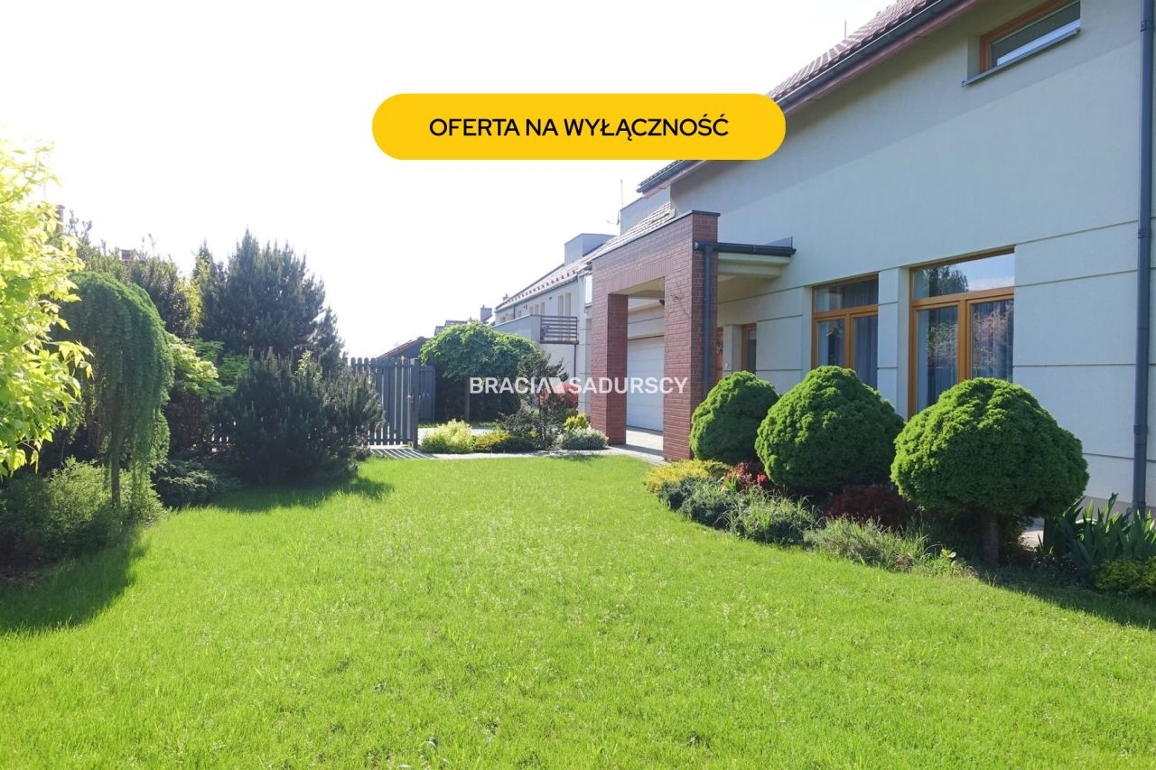 dom wolnostojący, 6 pokoi Kraków Sidzina, ul. Adama Prażmowskiego. Zdjęcie 1