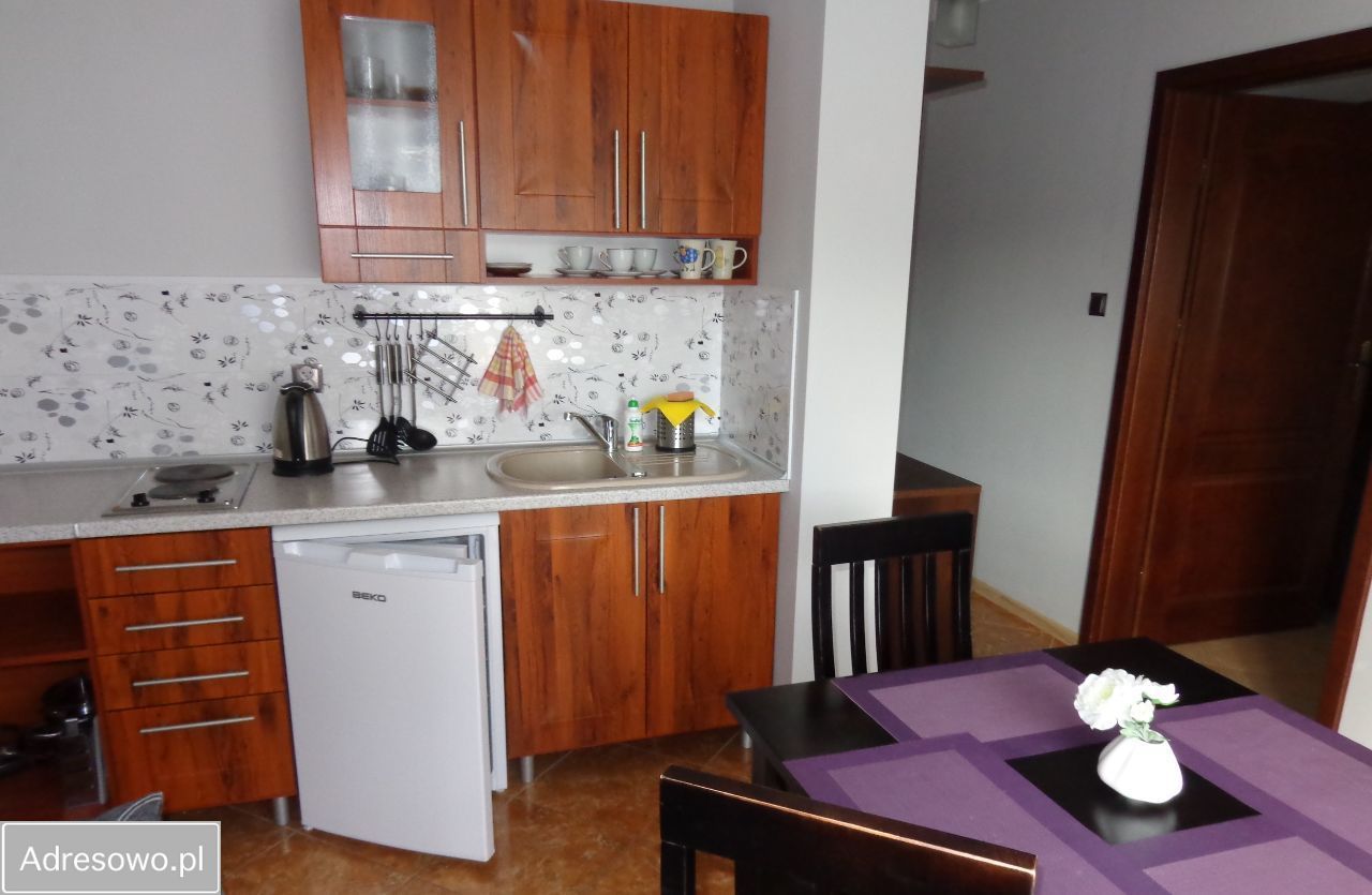 bliźniak, 8 pokoi Łazy. Zdjęcie 13