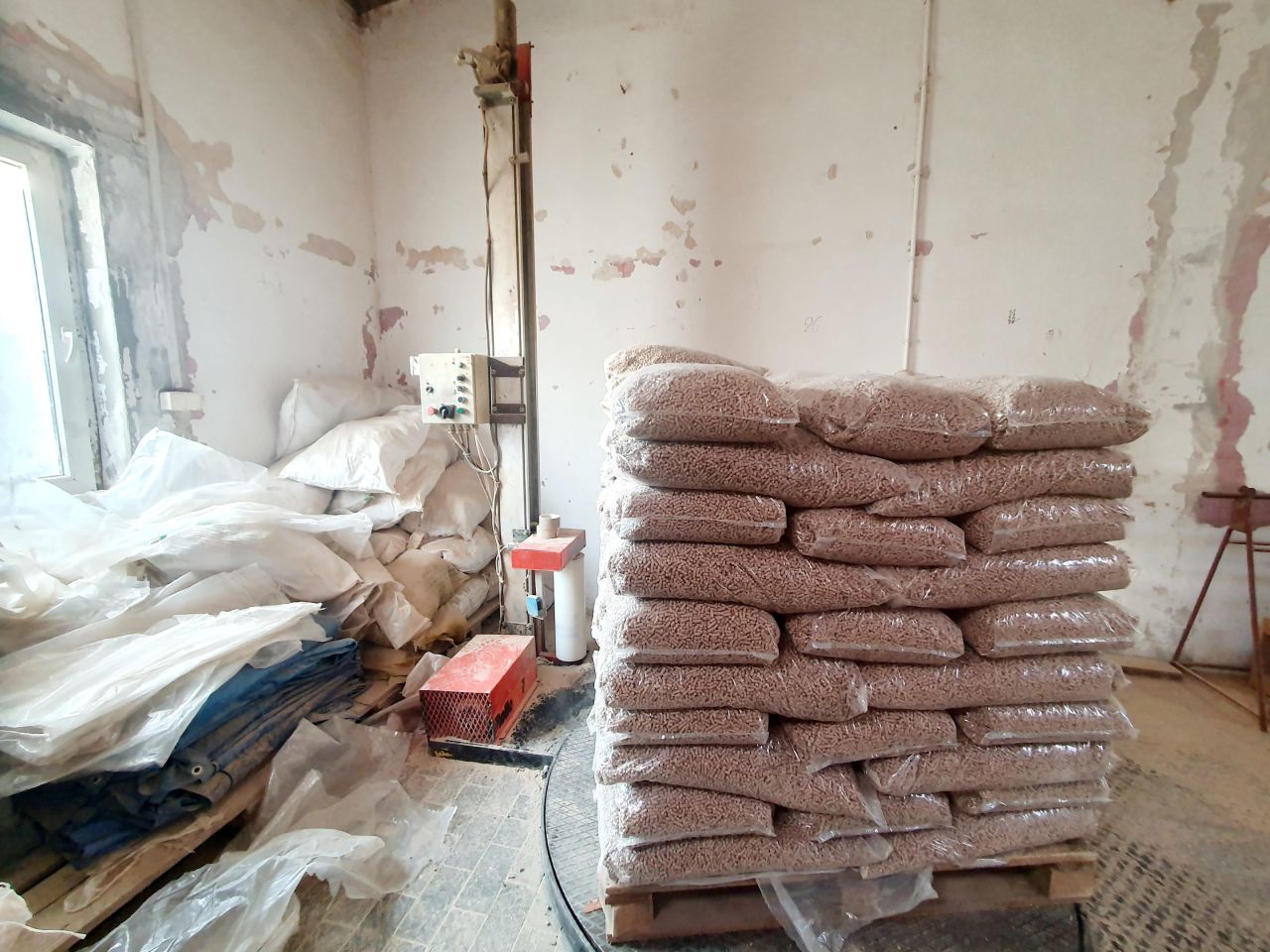 Hala/magazyn Sugajno. Zdjęcie 4